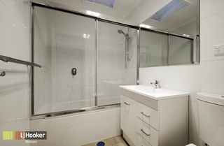 Bathroom (2010-08-09)