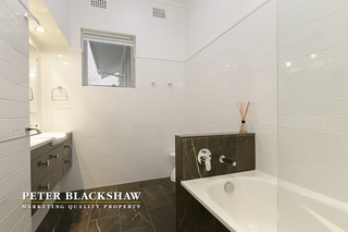 Bathroom (2012-10-18)