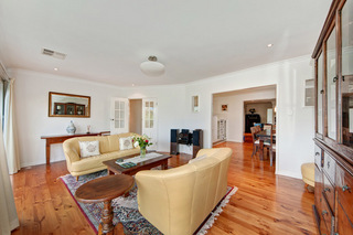 Lounge Room (2011-11-10)