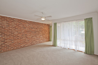 Lounge Room (2015-05-28)