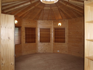 Yurt interior (2011-01-04)