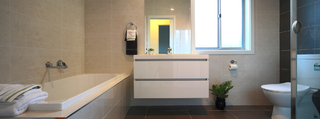 Bathroom (2014-08-28)