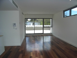 Living Room (2011-03-16)