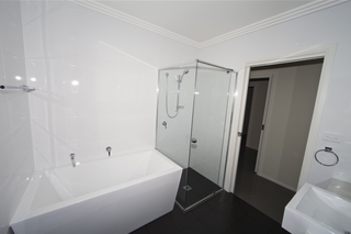 Bathroom (2014-03-31)