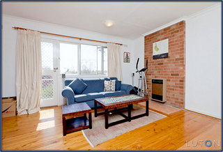 Sun filled living room (2013-09-11)