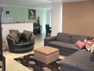 Living area (2014-09-01)