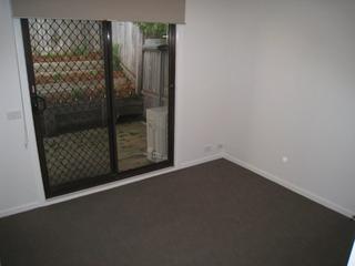 Bedroom 2 (2014-02-26)
