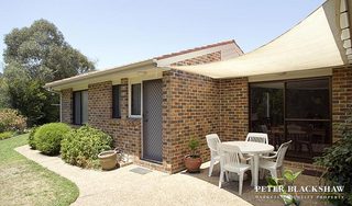 Rear garden (2007-03-20)