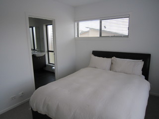 Bedroom 1 (2010-11-23)
