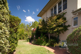 Side Garden (2013-03-01)