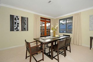 Formal Dining (2010-08-26)