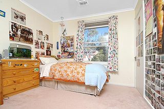 Bed 3 (2005-04-28)