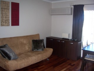 Lounge (2008-09-17)