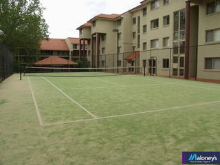Tennis court (2005-12-21)