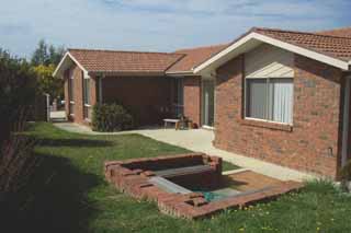 Rear yard (2001-11-21)