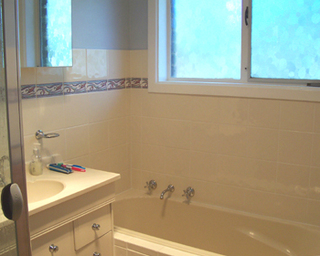Bathroom (2005-10-12)
