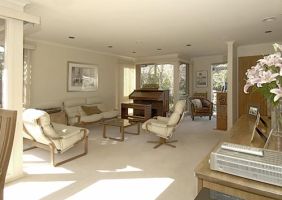 Dining area to loung (2006-09-01)
