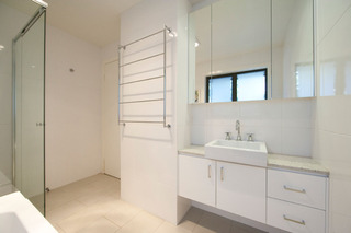 Bathroom (2012-08-30)