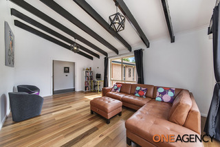 Lounge Room (2015-10-21)