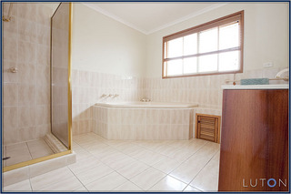 Main Bathroom (2011-01-18)