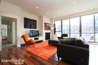 Living Room (2014-11-11)