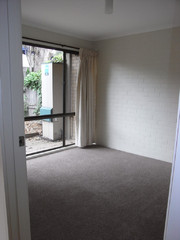 Bedroom 1 (2012-11-09)