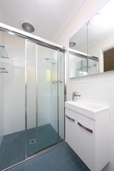 Bathroom (2015-03-03)
