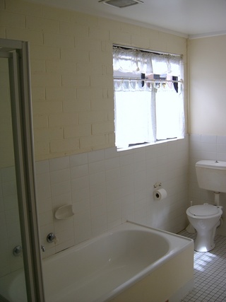 Bathroom (2005-08-11)