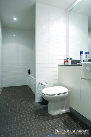 Bathroom (2006-09-13)