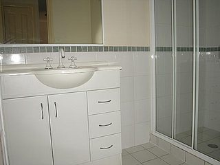 Bathroom (2005-03-04)