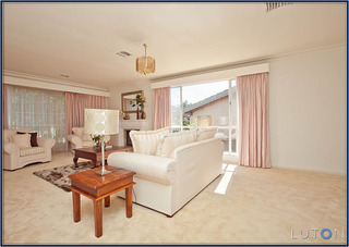 Lounge Room (2011-06-02)