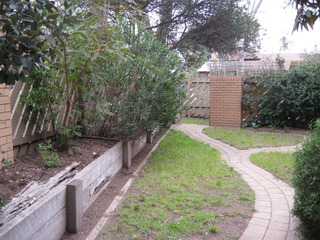 Courtyard (2012-07-18)