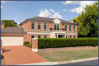 Front of house (2014-04-23)