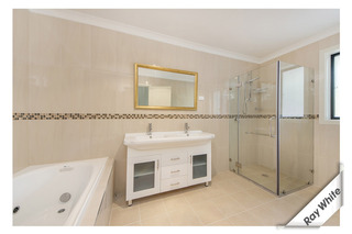 Bathroom (2013-03-26)