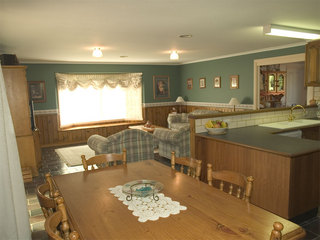 Meals to family (2004-11-22)