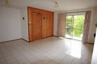 Lounge Room (2014-01-09)
