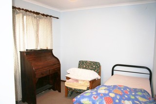 Bedroom 3 (2012-05-17)