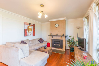 Lounge Room (2016-02-05)