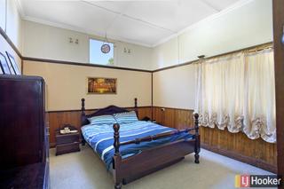 Bedroom 1 (2013-03-11)