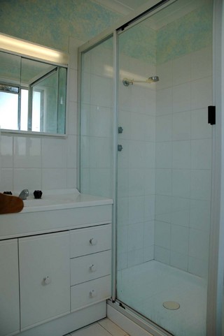 Upstairs Bathroom (2005-09-22)