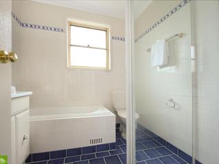 7/18 Osborne Street Wollongong - Bathroom (2015-01-08)