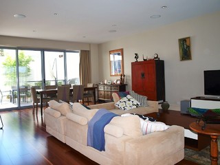 Lounge Room (2017-11-02)