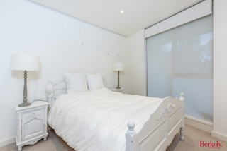 Bedroom 1 (2014-04-23)
