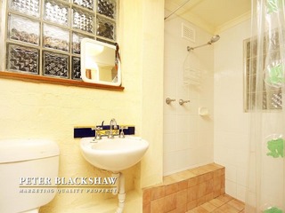 studio bathroom (2011-09-09)