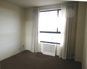 Second bedroom (2013-05-20)