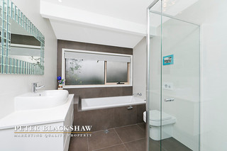 Bathroom (2014-09-18)
