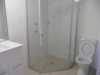 Bathroom (2011-04-04)