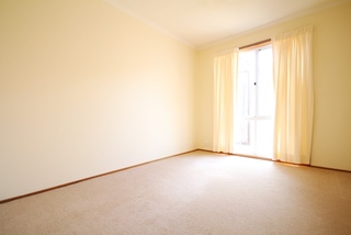 Bedroom 1 (2014-02-06)