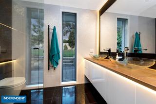 Bathroom (2015-11-18)