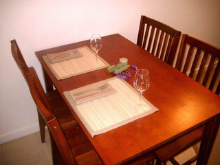Dining (2006-10-17)